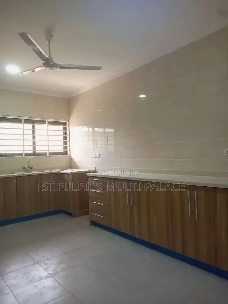 4bdrm House in Pantang Road, Adenta for rent
