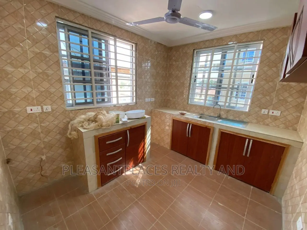 2bdrm Apartment in Pleasantplaces, Accra Metropolitan for rent