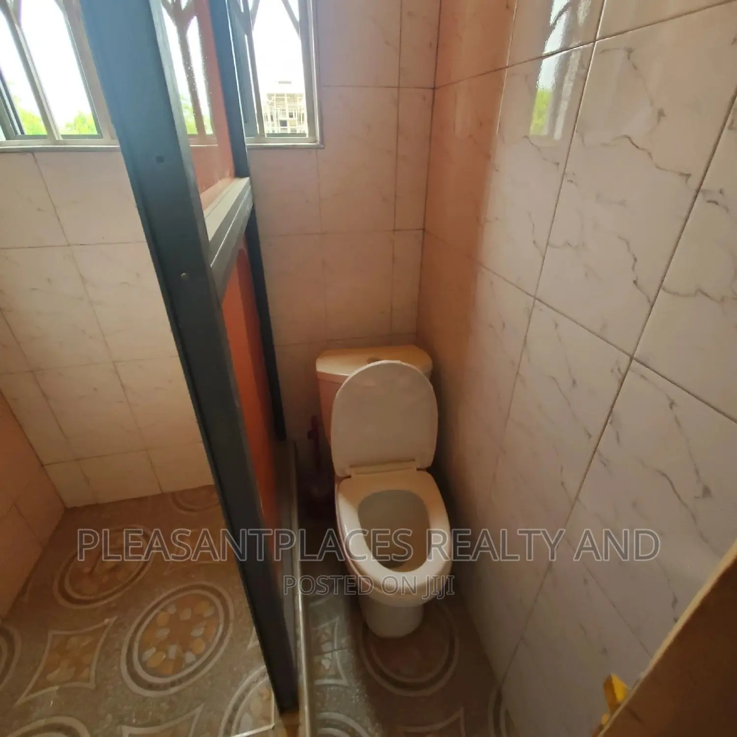 1bdrm Apartment in Pleasantplaces, East Legon for rent