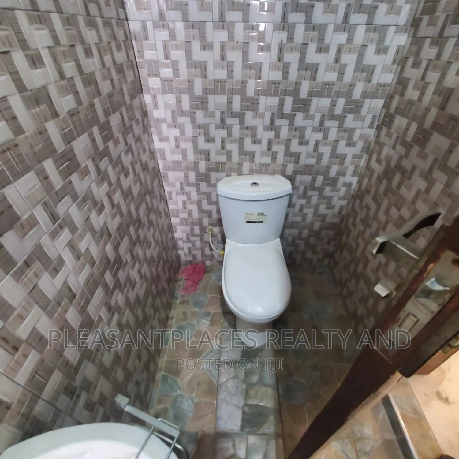 2bdrm Apartment in Pleasantplaces, Nmai-Dzorn for rent