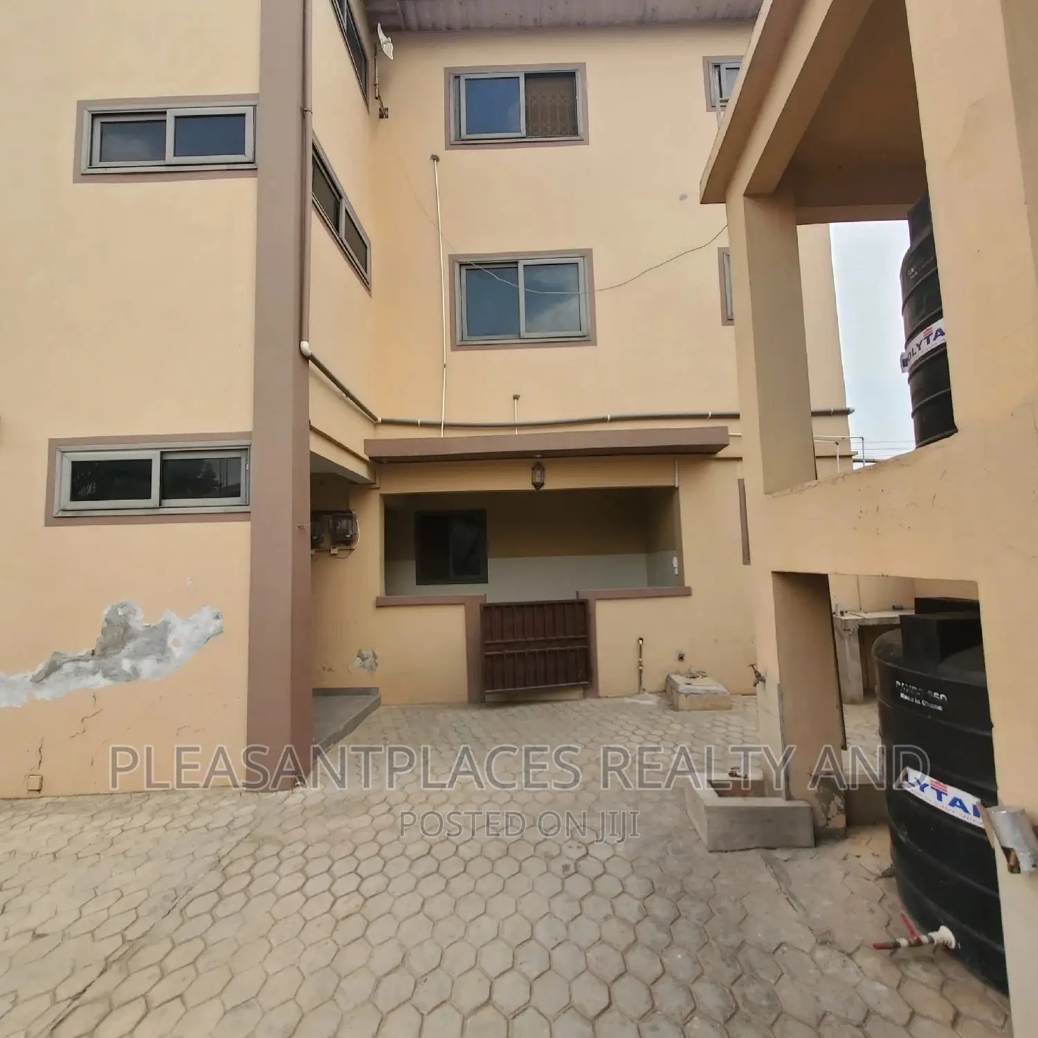 2bdrm Apartment in Pleasantplaces, Nmai-Dzorn for rent