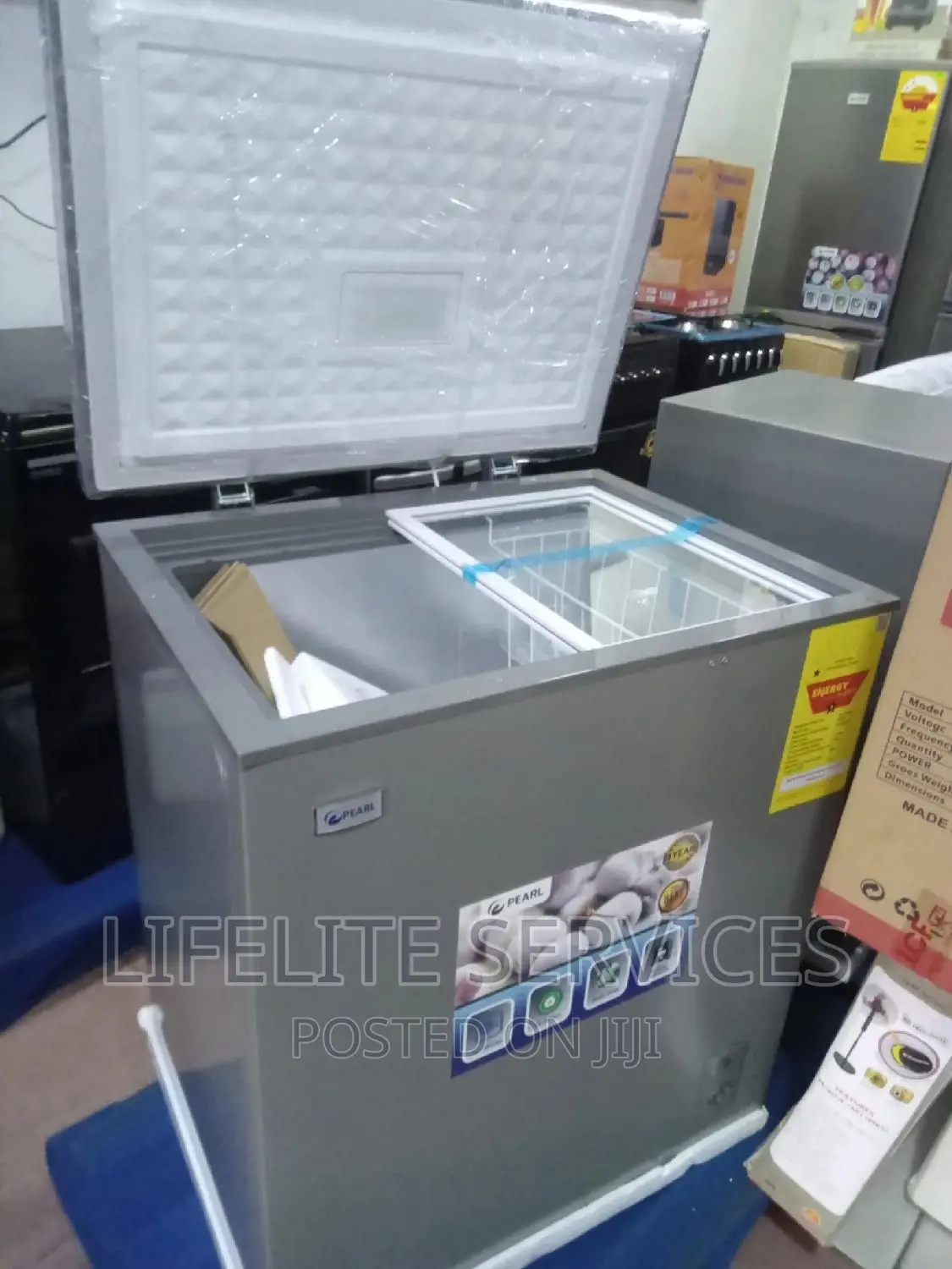 147litres Freezer Pearl With Sliding Glass Cover