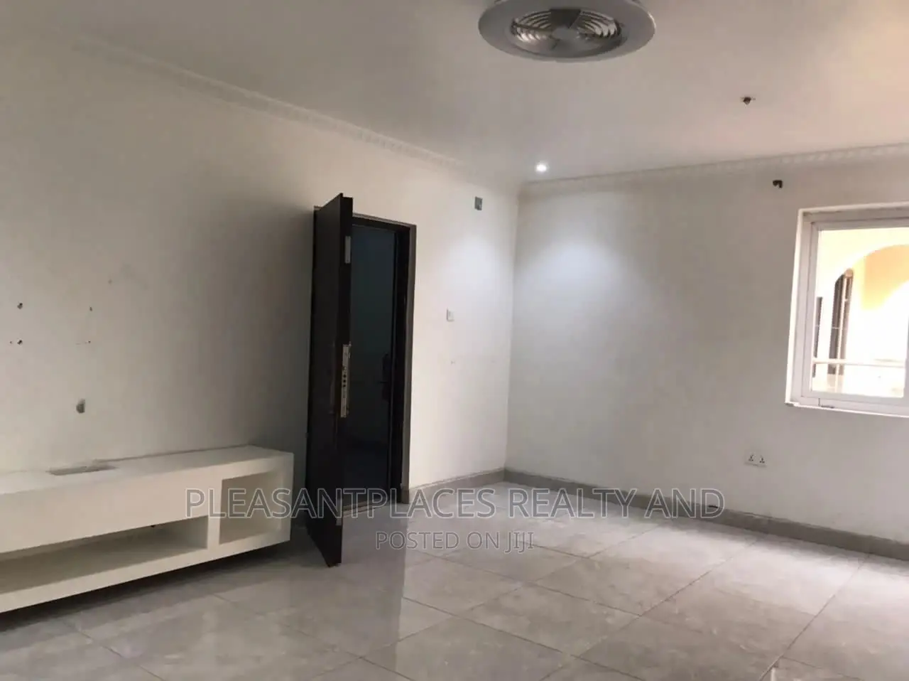 2bdrm Apartment in Pleasantplaces, West Legon for rent