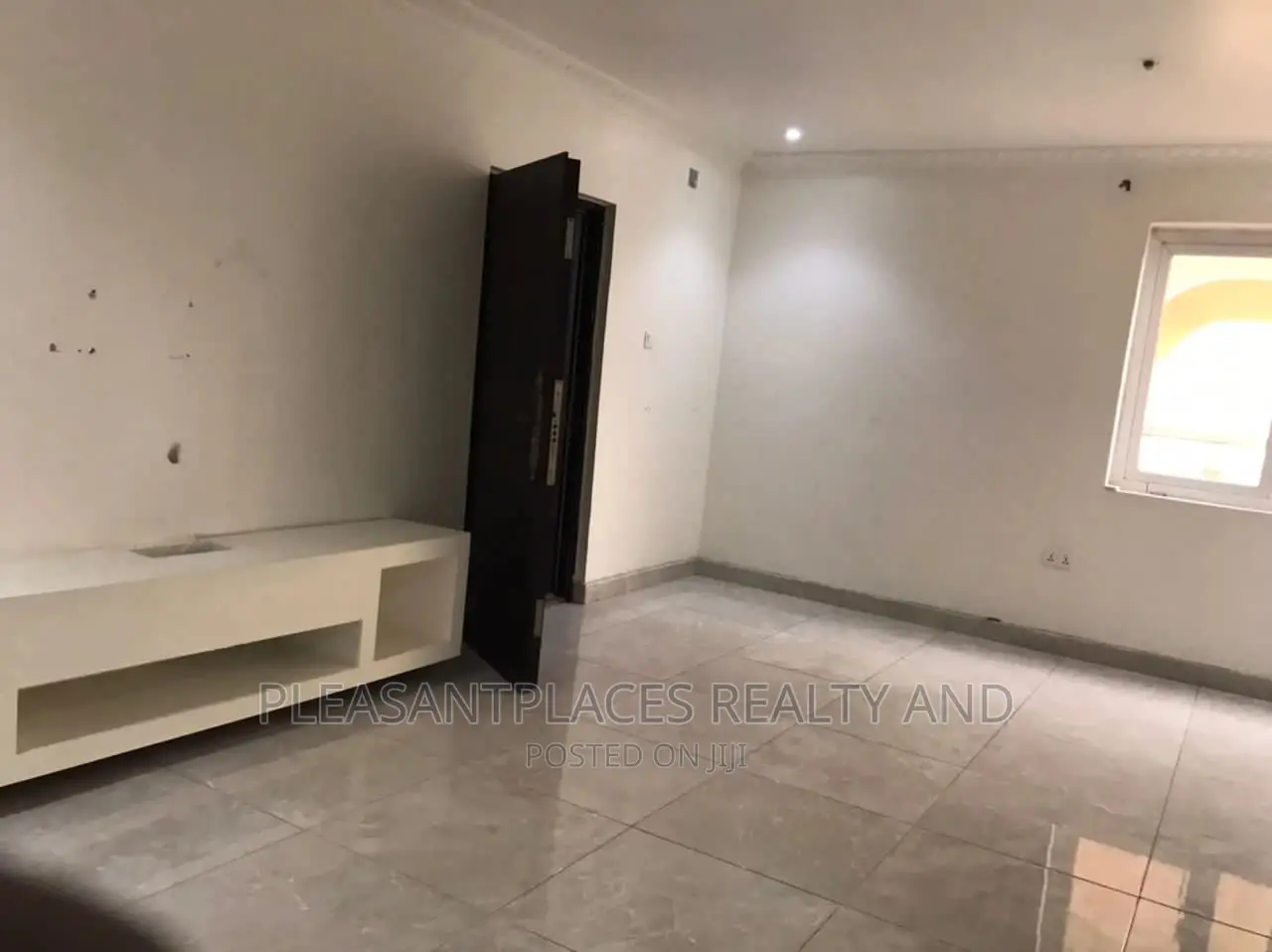 2bdrm Apartment in Pleasantplaces, West Legon for rent