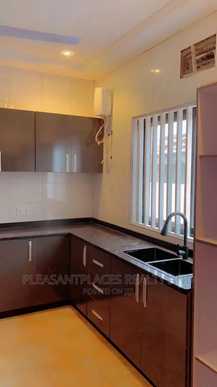 3bdrm House in Pleasantplaces, Lake Side Estate for sale