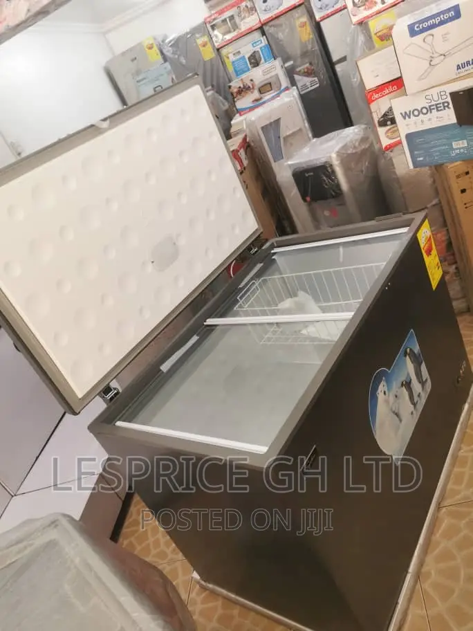 Signature//345L Chest Freezer