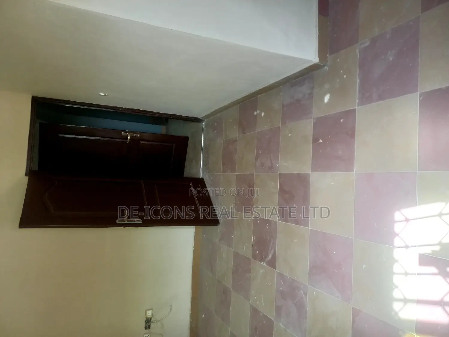 2bdrm Duplex in De-Icons Real Estate, Awutu Senya East Municipal