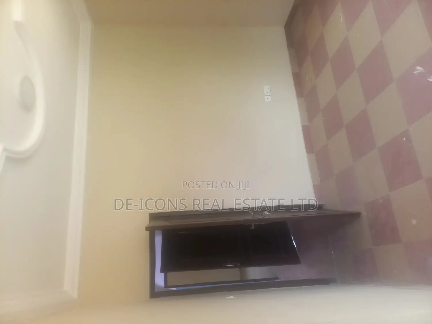 2bdrm Duplex in De-Icons Real Estate, Awutu Senya East Municipal