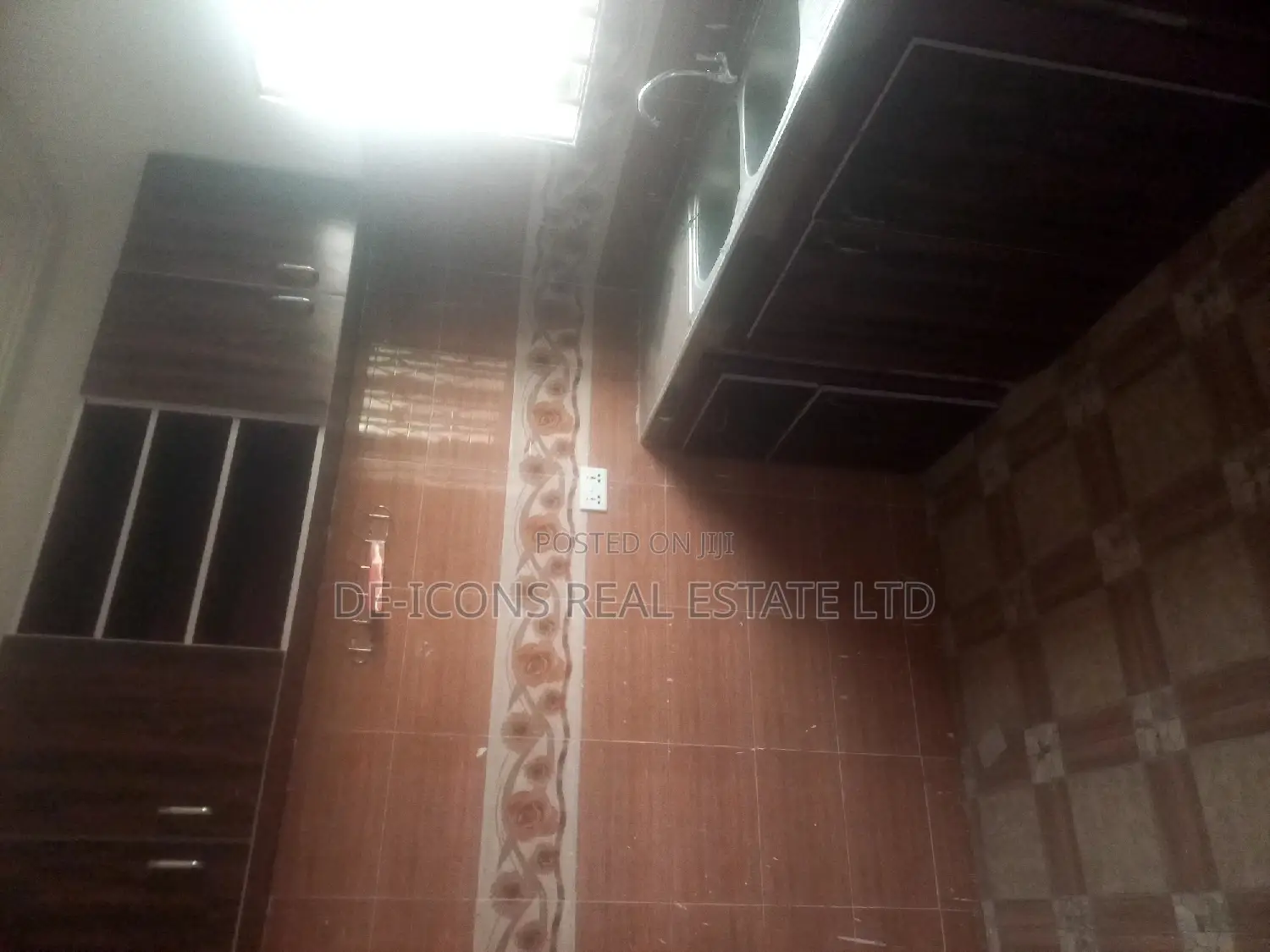 2bdrm Duplex in De-Icons Real Estate, Awutu Senya East Municipal