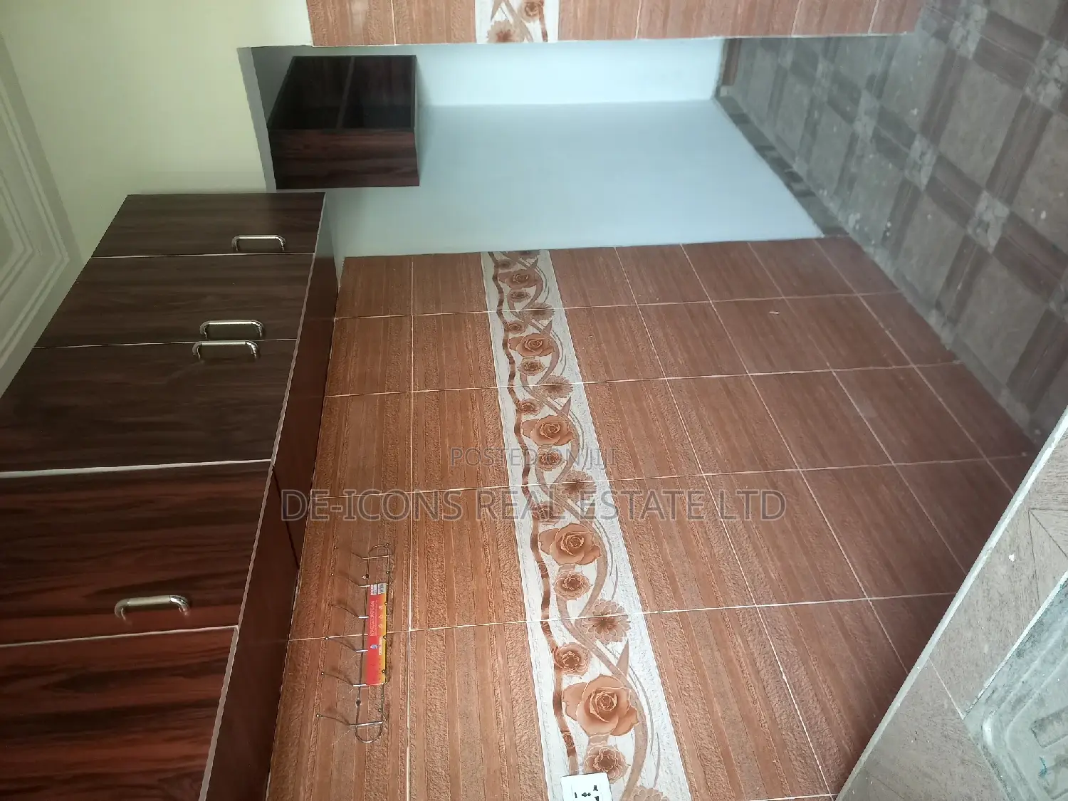 2bdrm Duplex in De-Icons Real Estate, Awutu Senya East Municipal