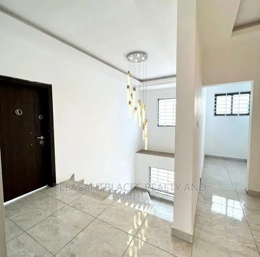4bdrm Duplex in Pleasantplaces, East Legon for sale