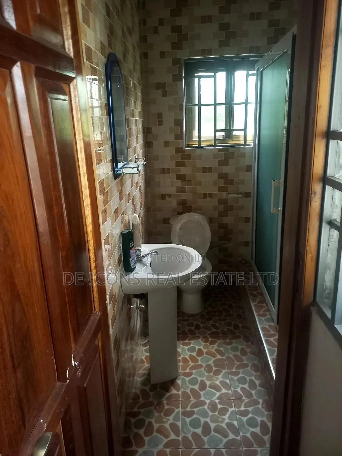 3bdrm Bungalow in De-Icons Real Estate, Ga East Municipal for rent