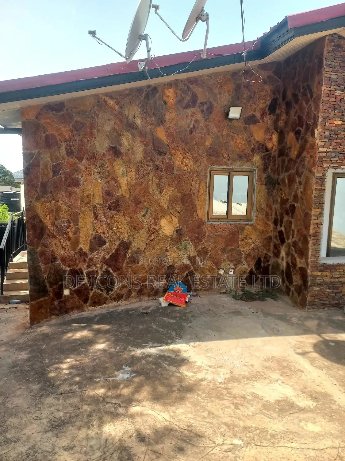 3bdrm Bungalow in De-Icons Real Estate, Ga East Municipal for rent