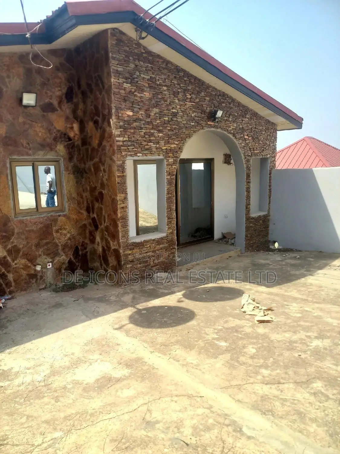 3bdrm Bungalow in De-Icons Real Estate, Ga East Municipal for rent
