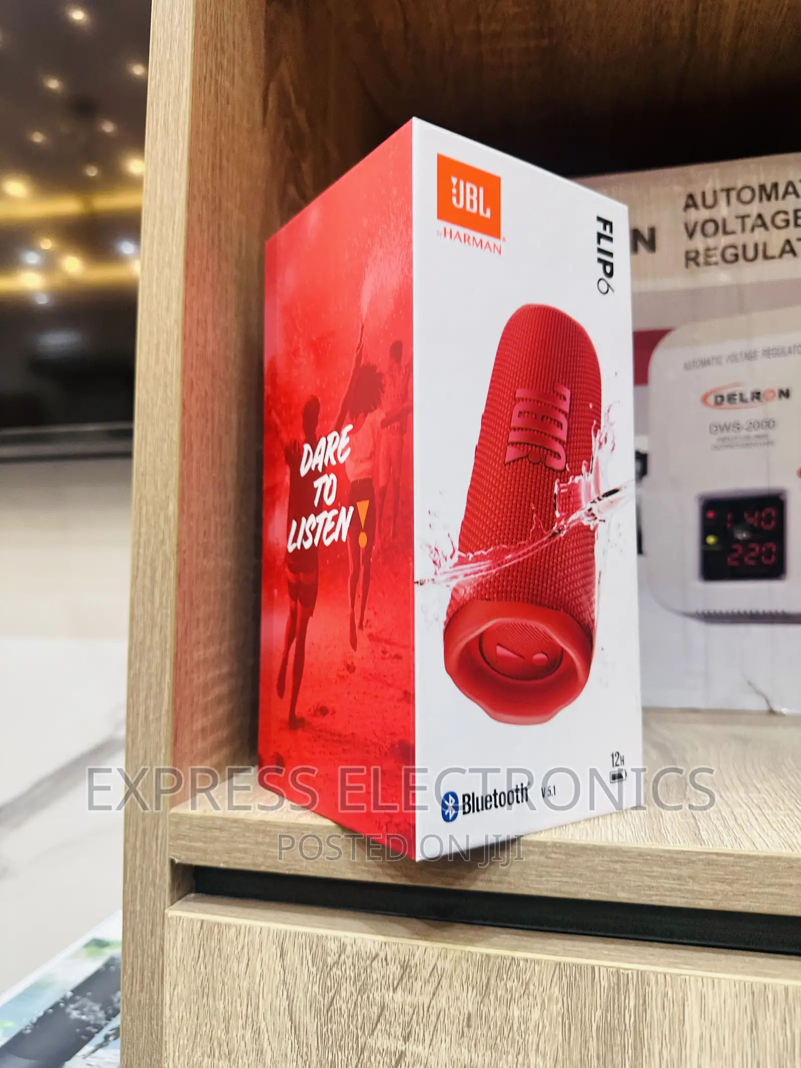 Wireless Streaming Bluetooth Speaker. Flip 6 Red