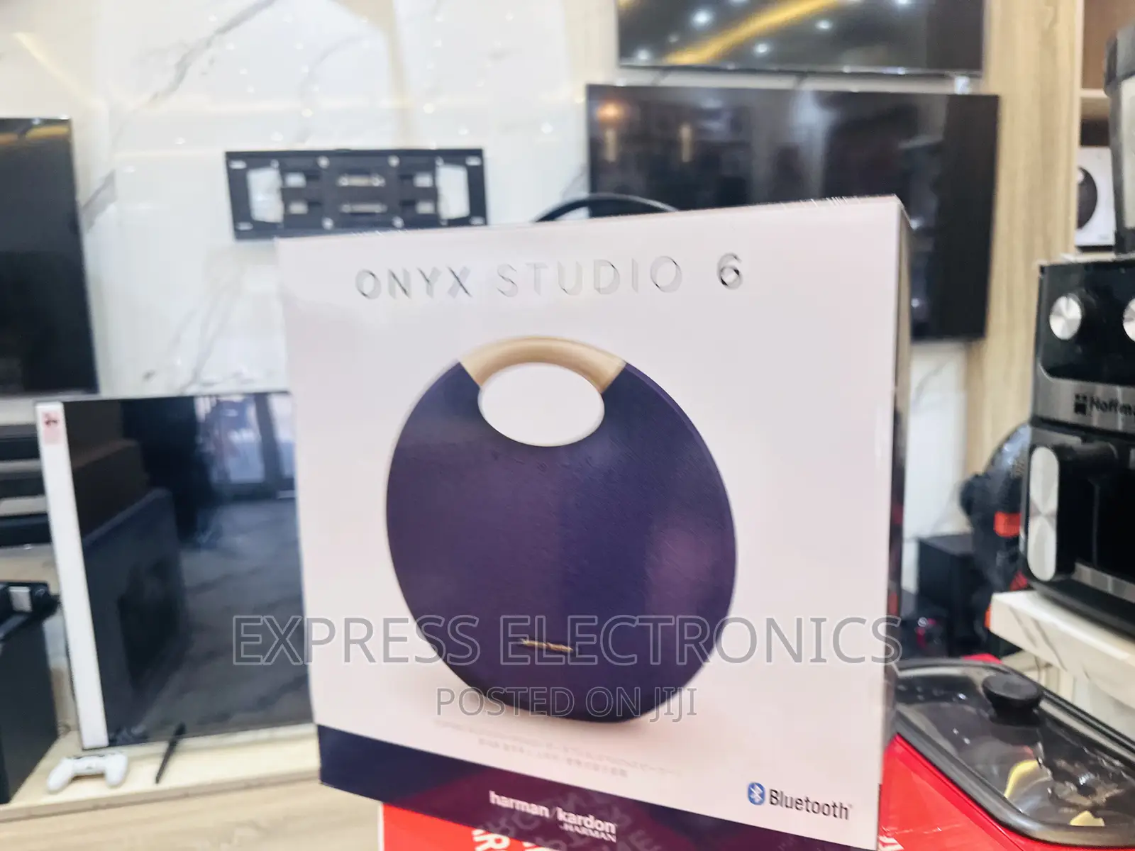 Portable Sleek Black Onyx 6 Studio Bluetooth Speaker