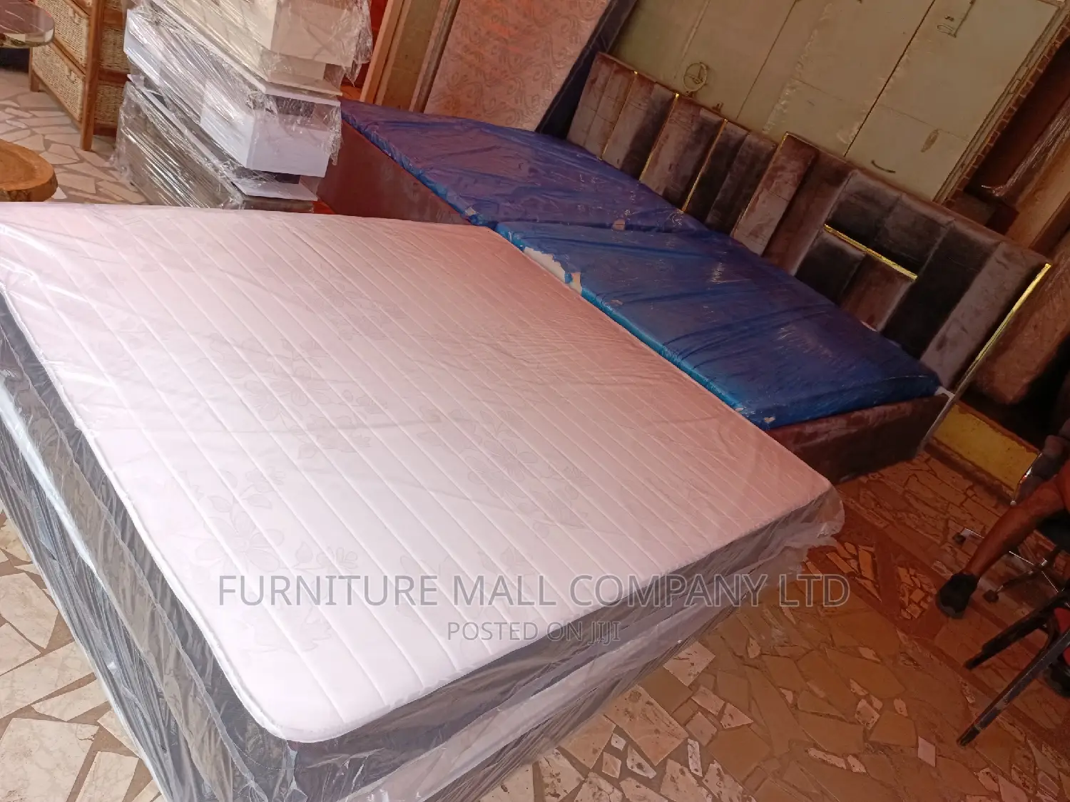 Excellent 84x75 King Size Mattress Available as Seen