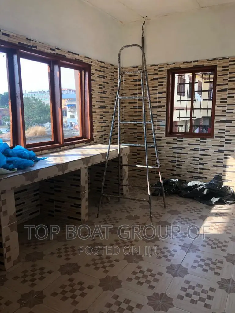 Furnished 5bdrm House in Top Boat Estate, Kumasi Metropolitan for sale