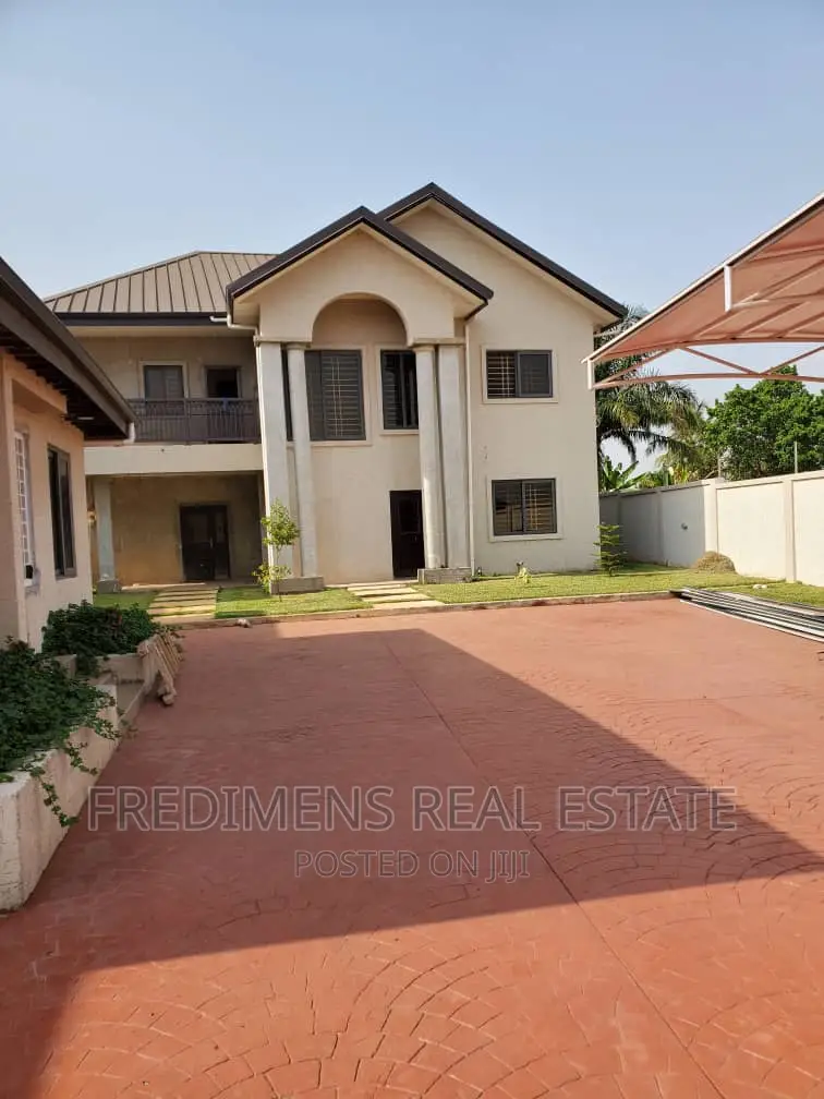 4bdrm House in Fredimens Real, Kumasi Metropolitan for sale