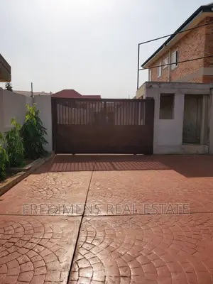 4bdrm House in Fredimens Real, Kumasi Metropolitan for sale