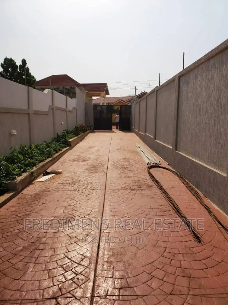 4bdrm House in Fredimens Real, Kumasi Metropolitan for sale