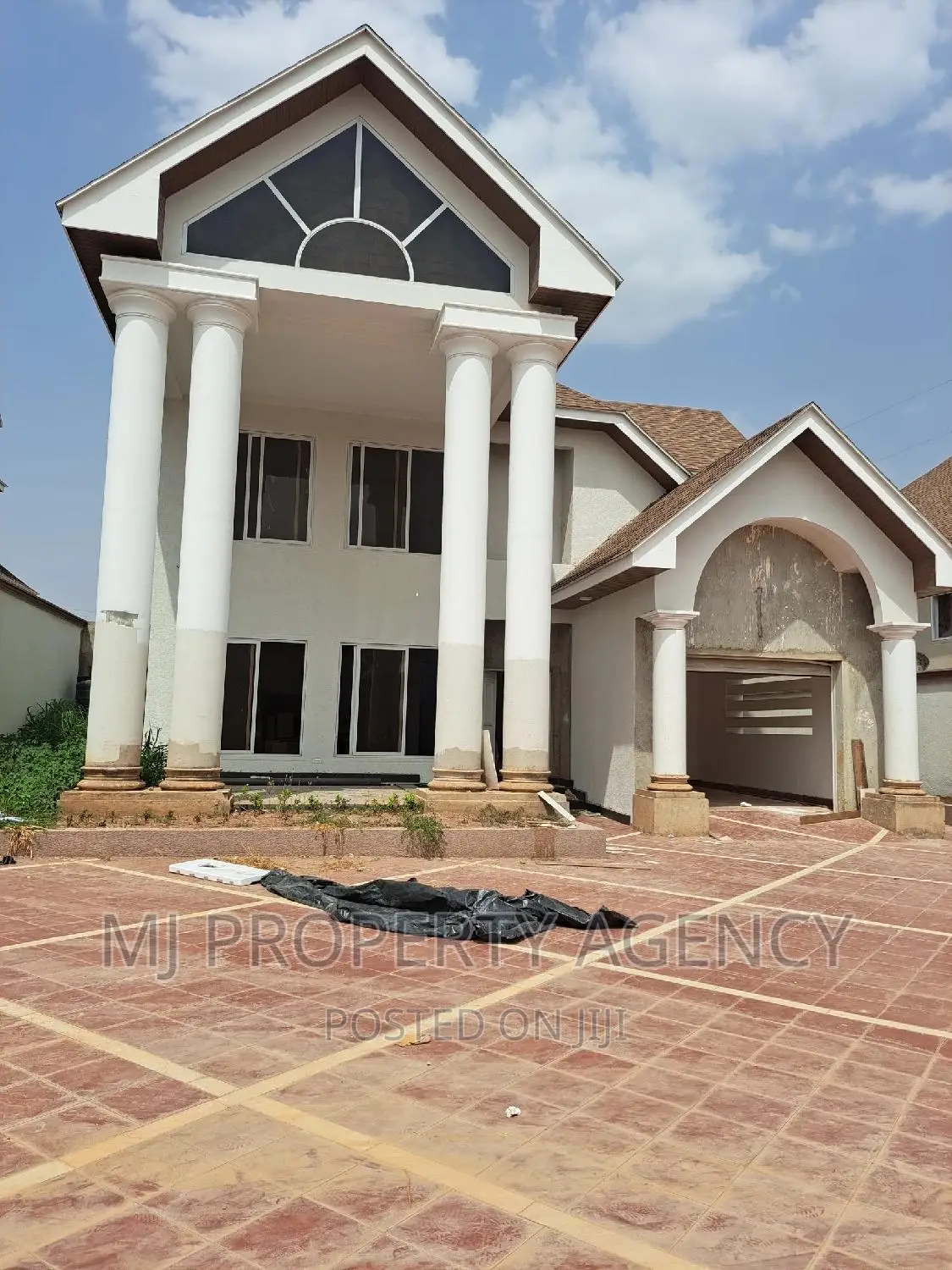5bdrm Duplex in Atwima Kwanwoma for sale