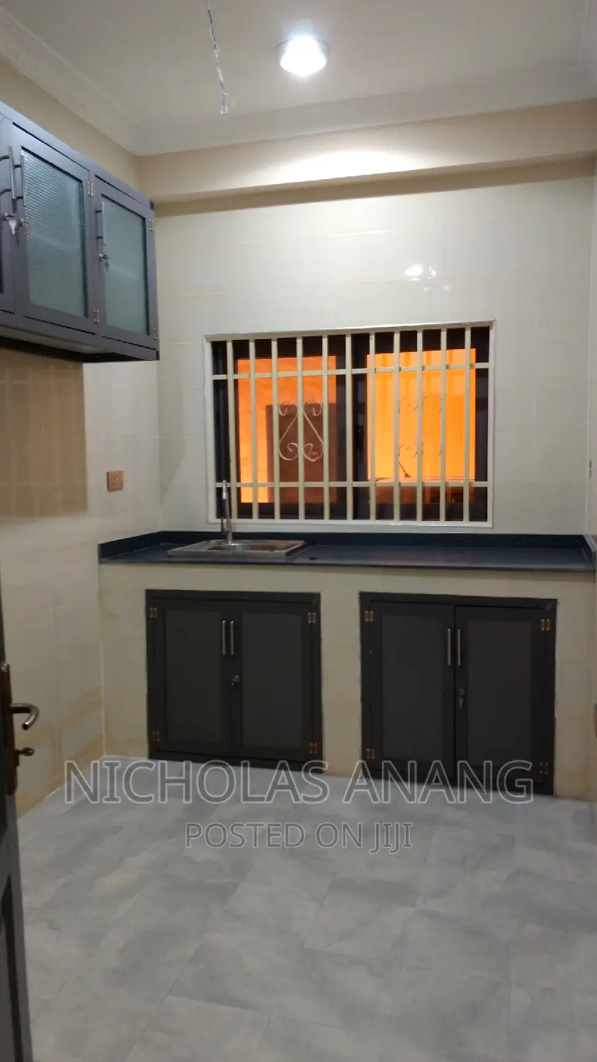 2bdrm Apartment in Dorns Properties, New Town for rent