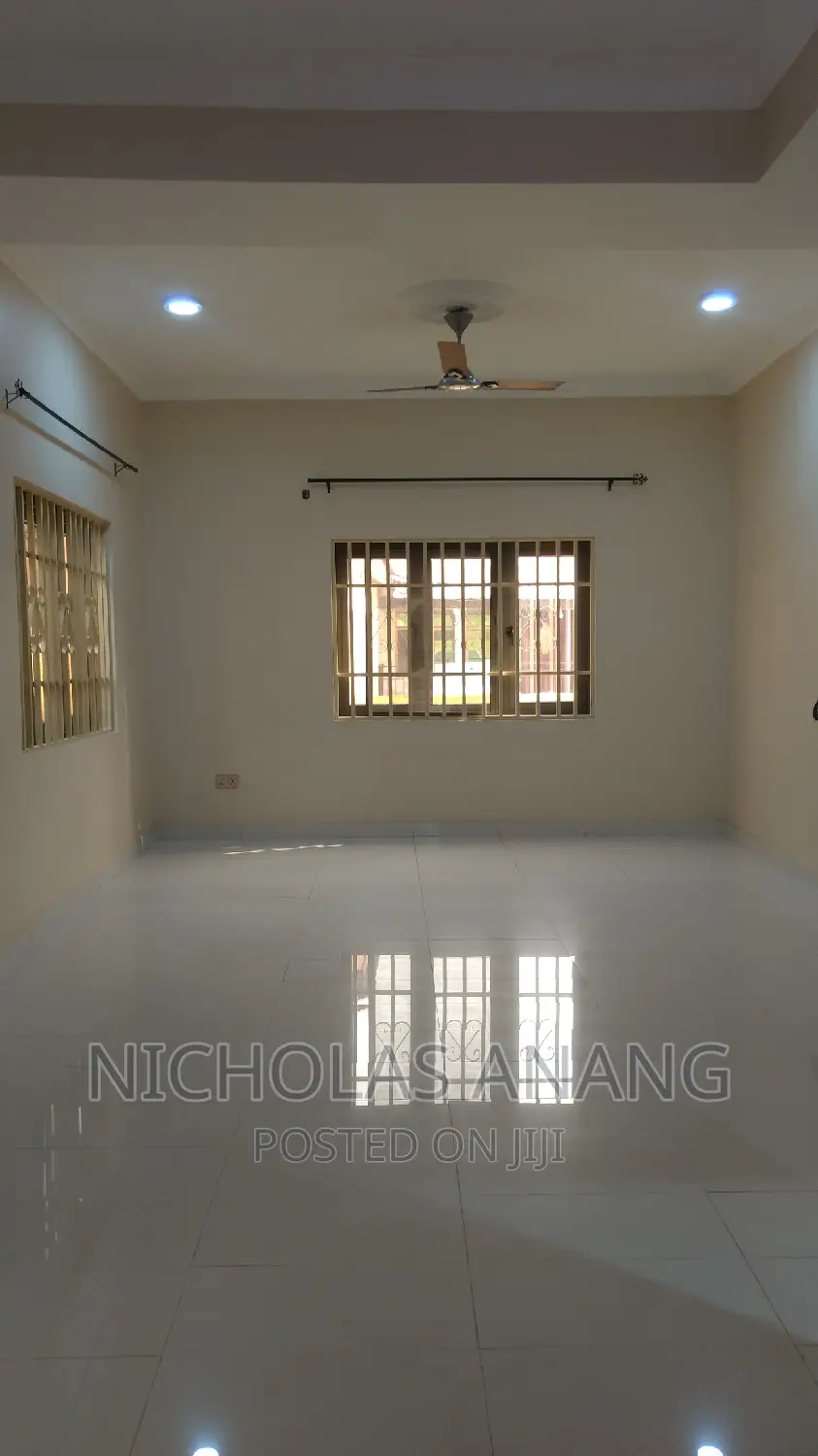 2bdrm Apartment in Dorns Properties, New Town for rent