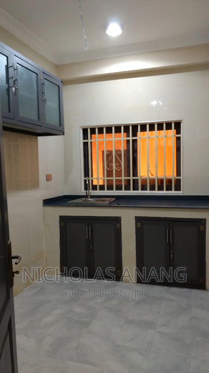 2bdrm Apartment in Dorns Properties, New Town for rent
