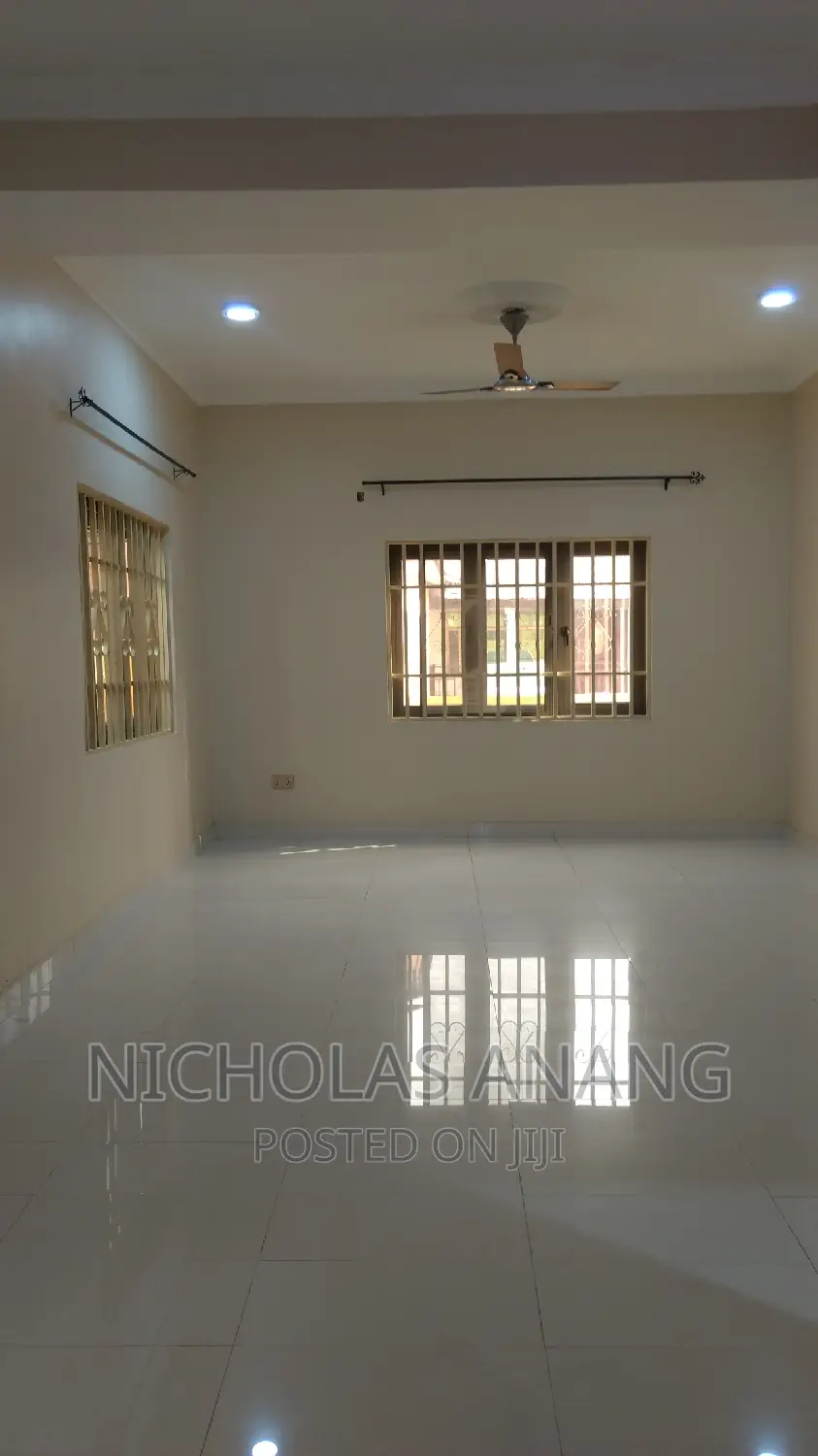 2bdrm Apartment in Dorns Properties, New Town for rent