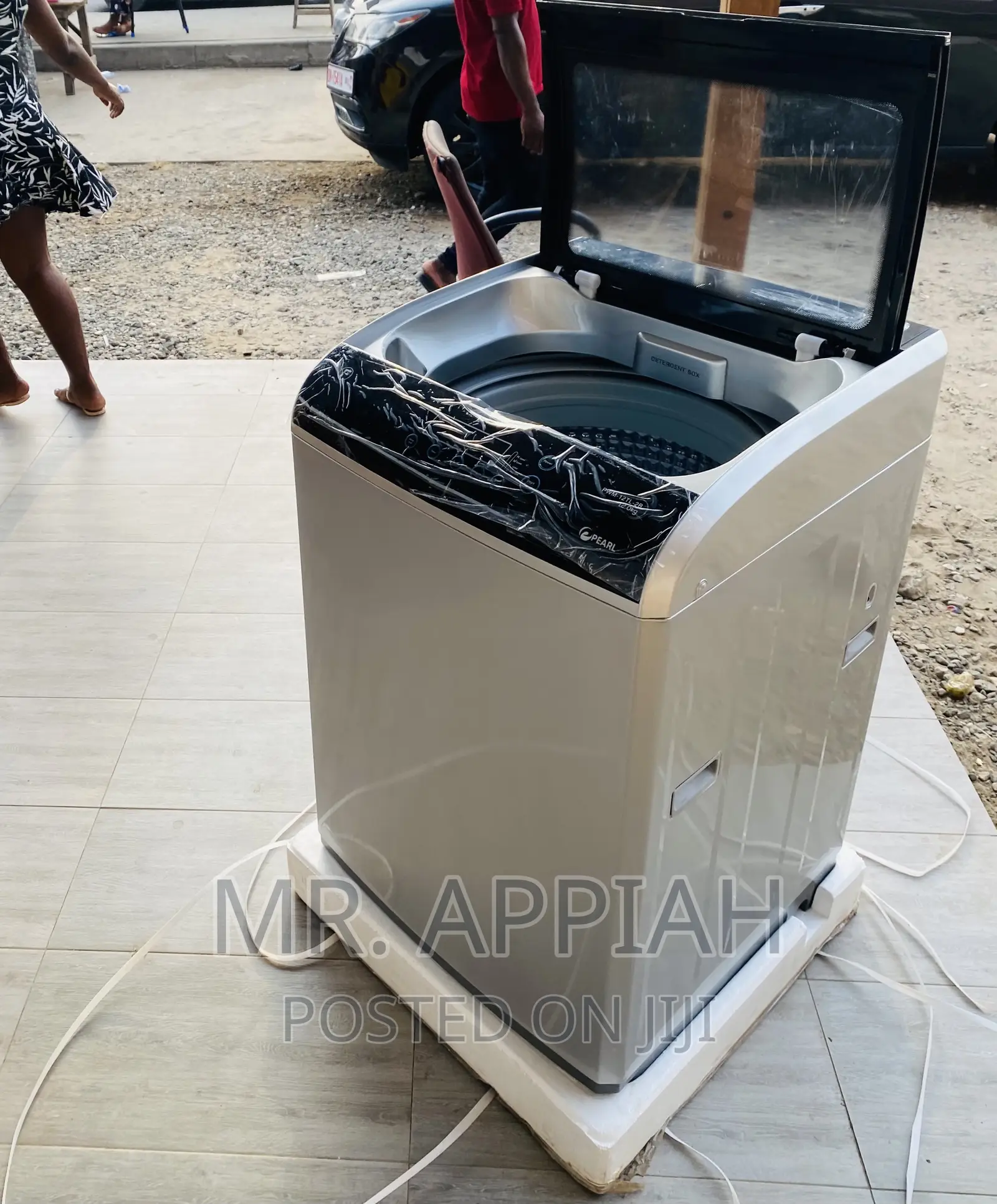 Convenient Pearl 12kg Semi-Automatic Washing Machine.