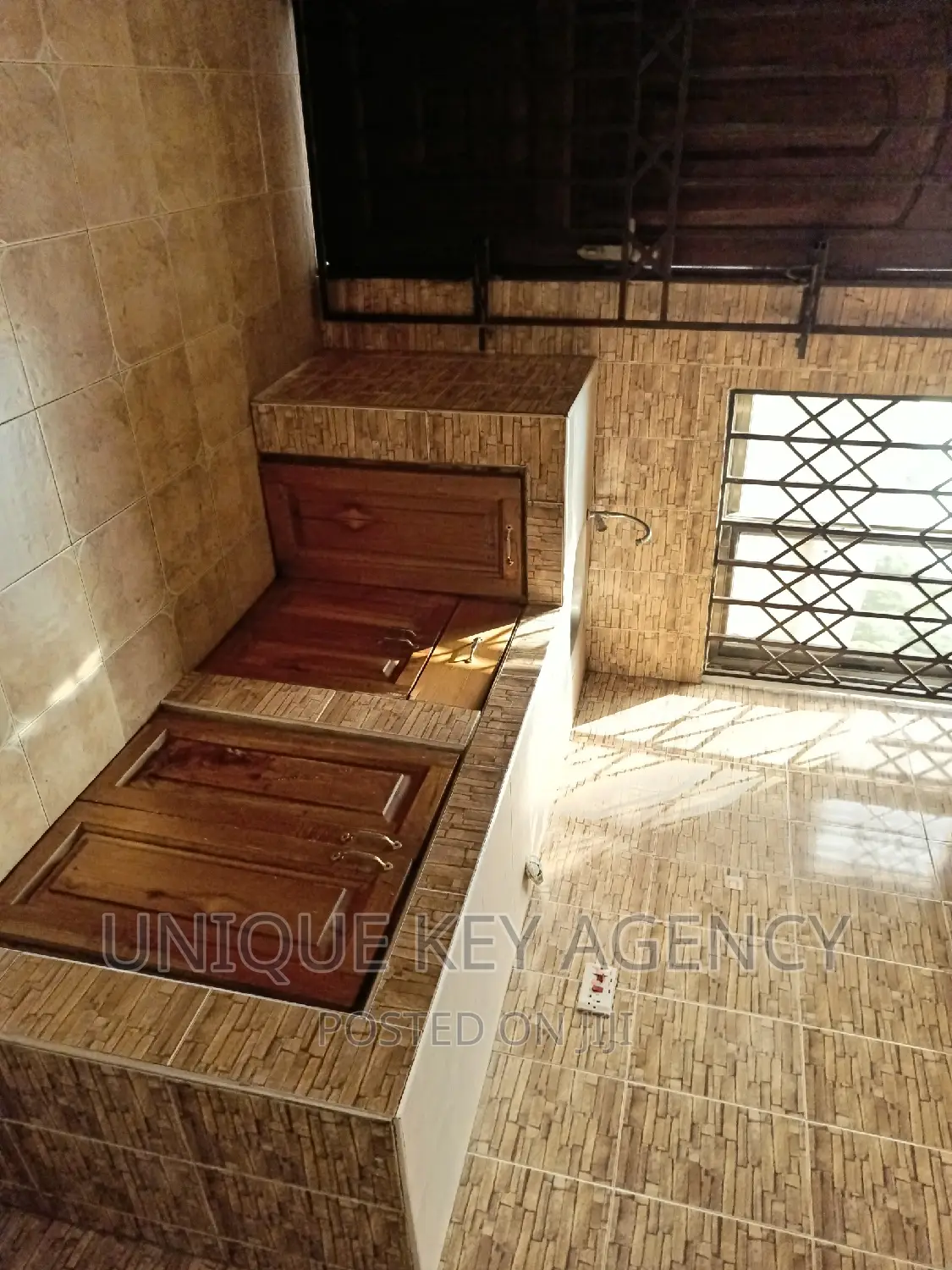8bdrm Apartment in Unique Key Agency, Pillar 2 for sale