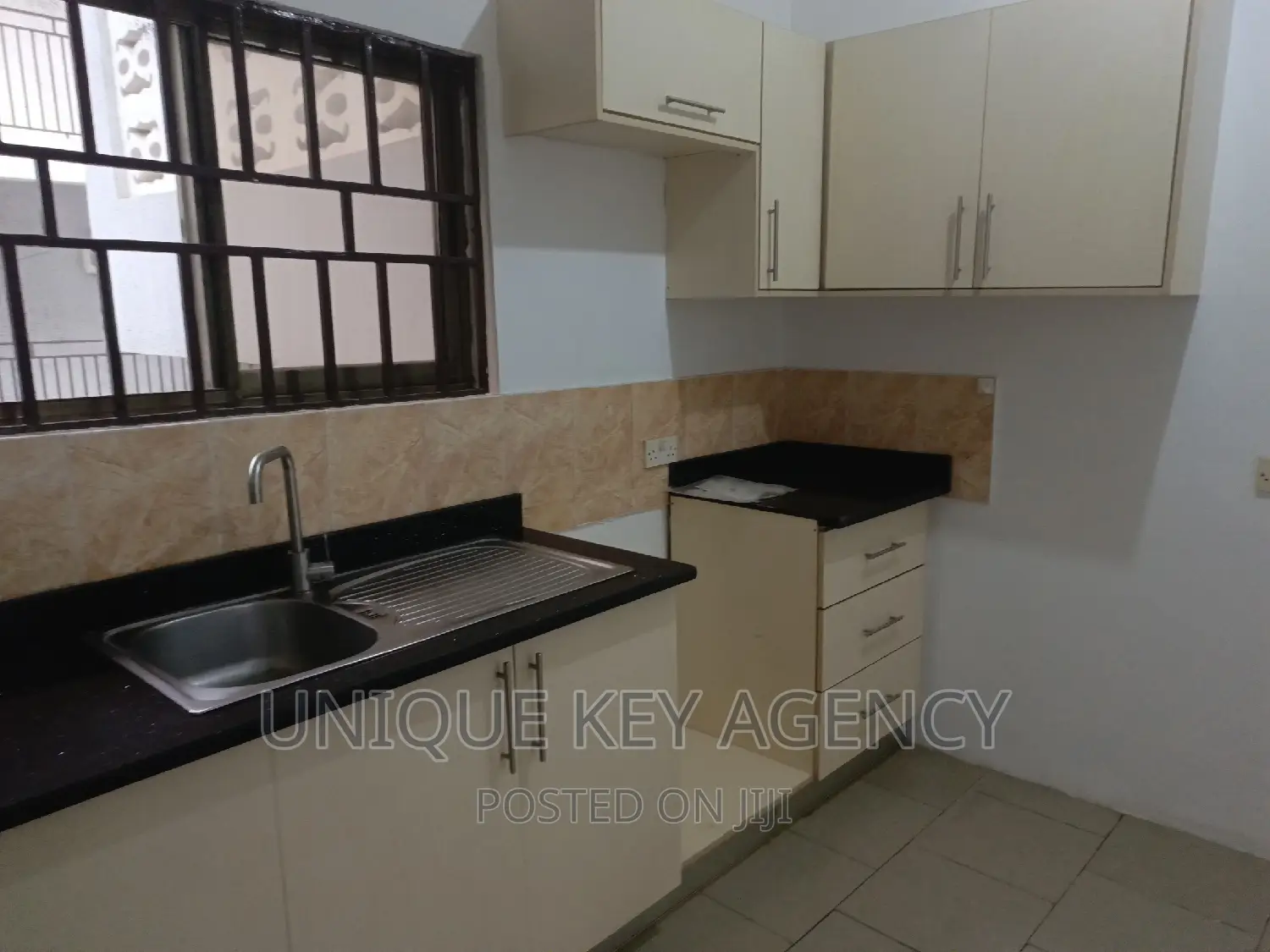 2bdrm Apartment in Unique Key Agency, Dzorwulu for rent