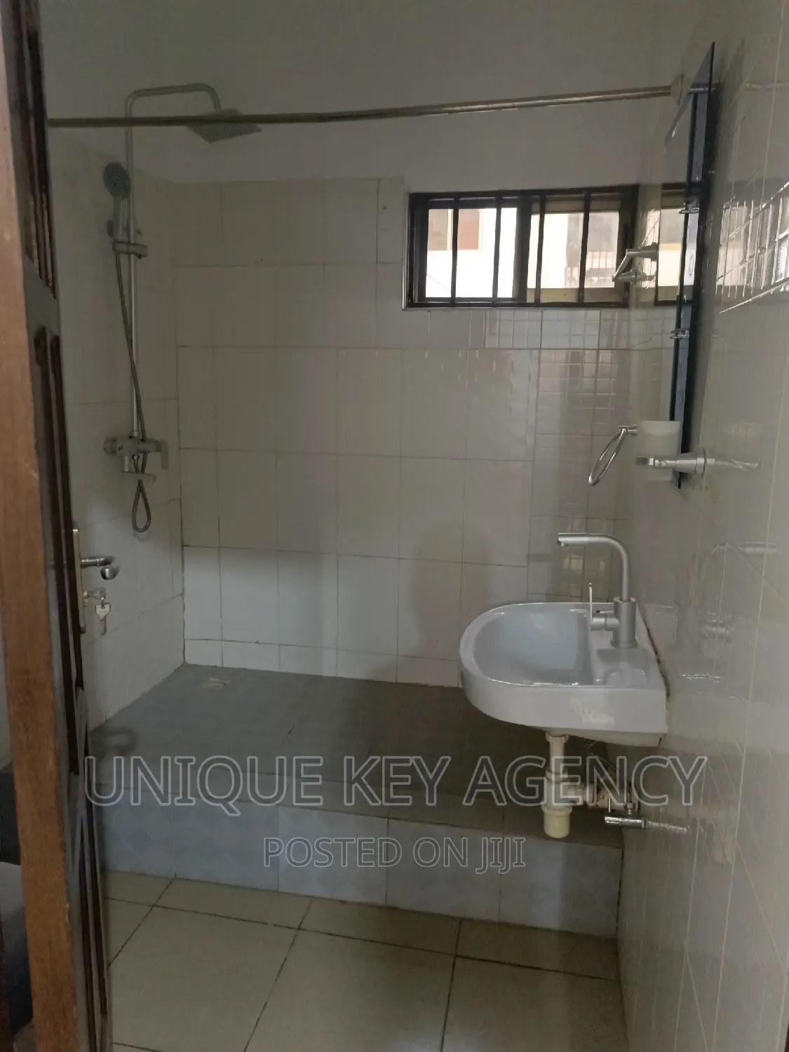 2bdrm Apartment in Unique Key Agency, Dzorwulu for rent