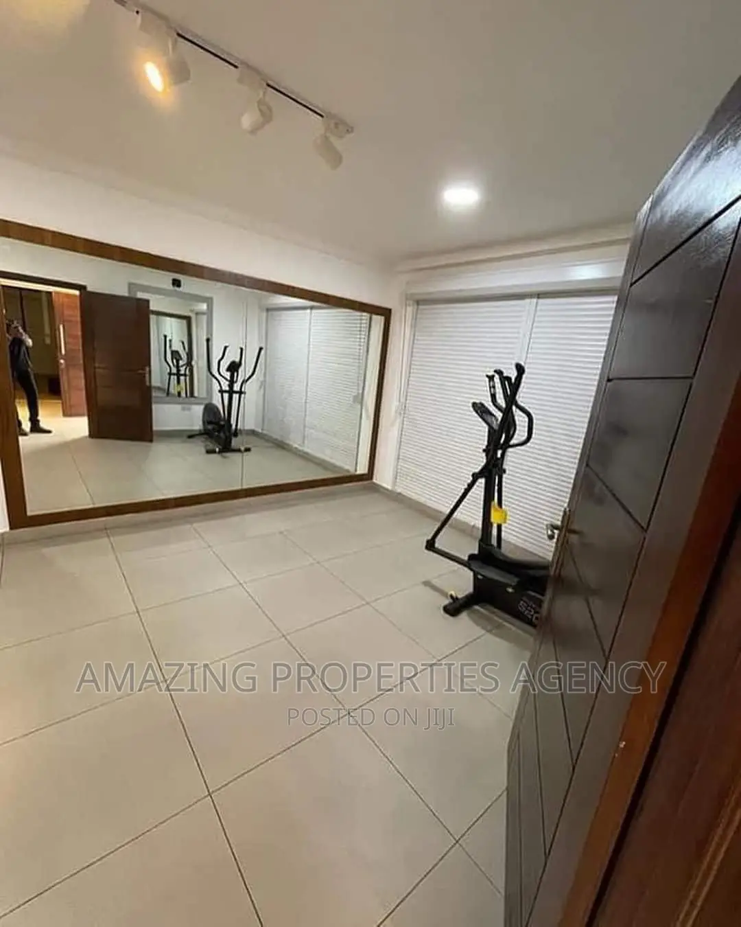 Furnished 4bdrm House in 4 Bedroom House With, Labone for sale