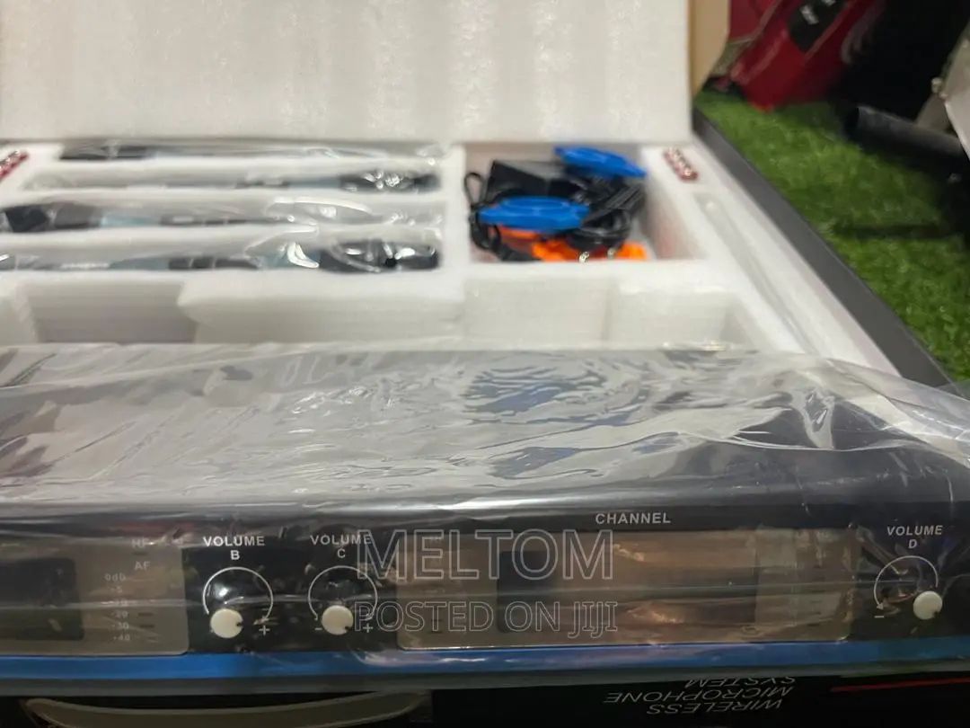 Shure U-6600 4in1 Cordless Microphone