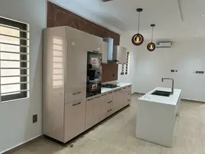 4bdrm Townhouse / Terrace in Cantonments for rent