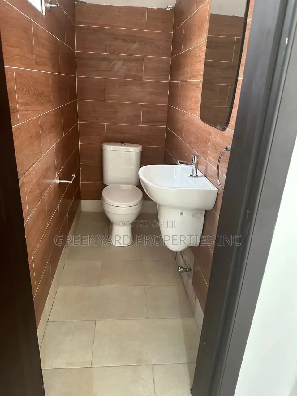 4bdrm Townhouse / Terrace in Cantonments for rent