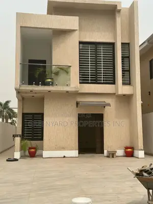 4bdrm Townhouse / Terrace in Cantonments for rent