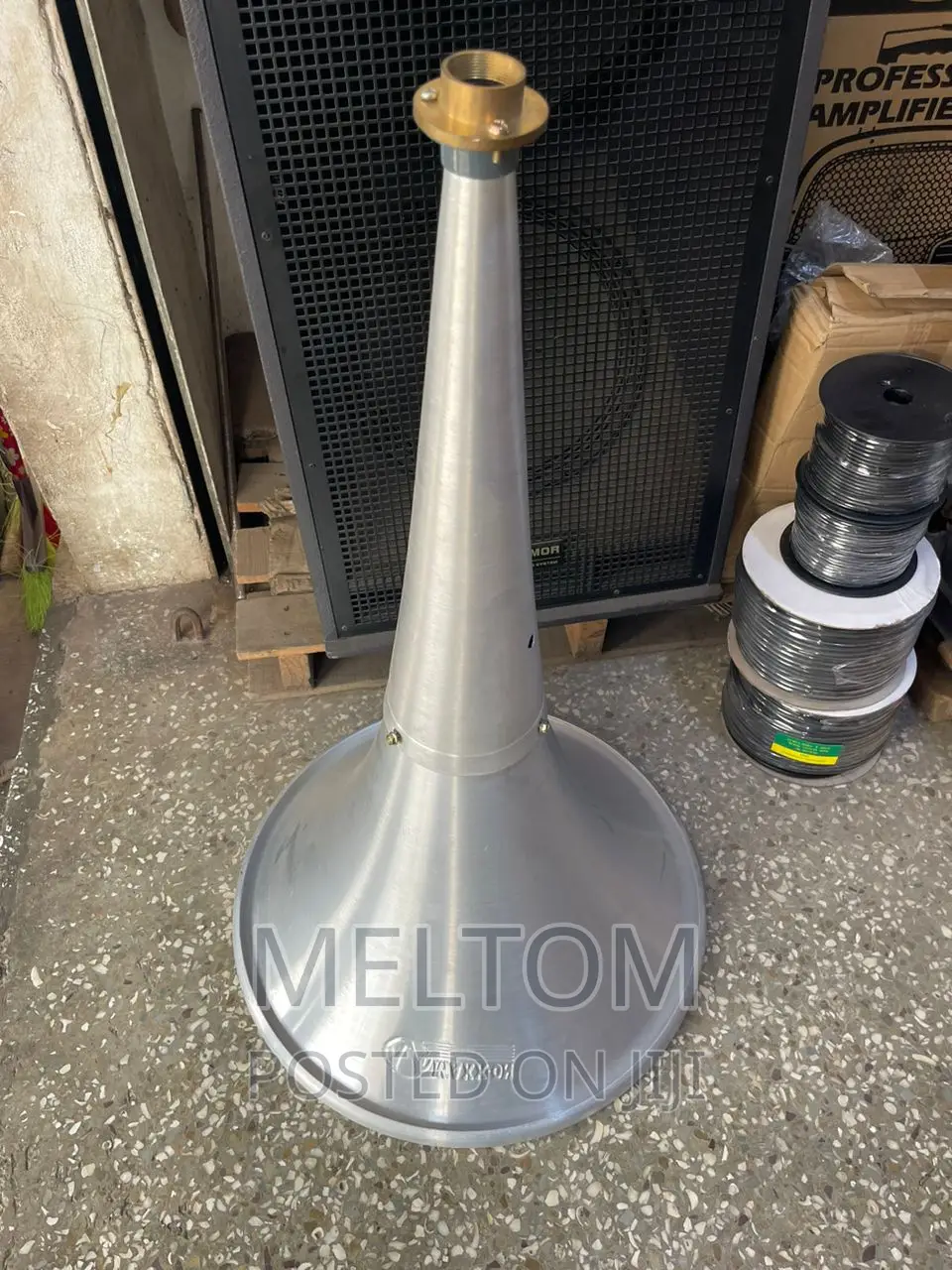 Maxx-on Trumpet Horn Speaker (20inches)