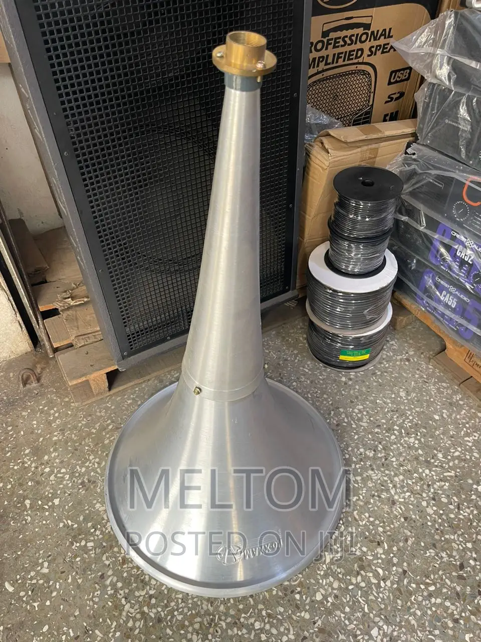 Maxx-on Trumpet Horn Speaker (20inches)