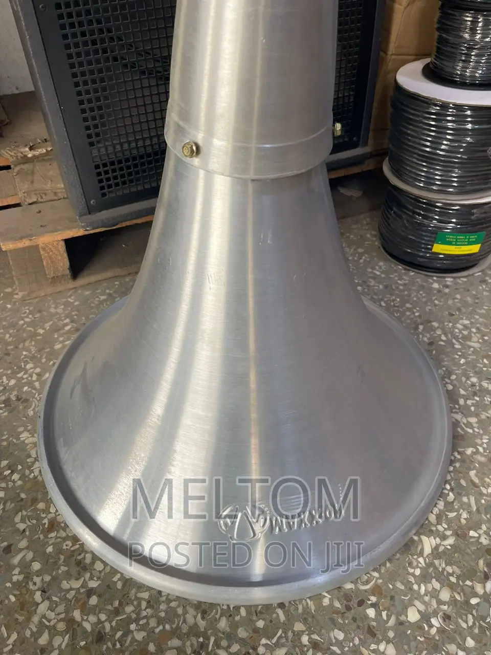 Maxx-on Trumpet Horn Speaker (20inches)
