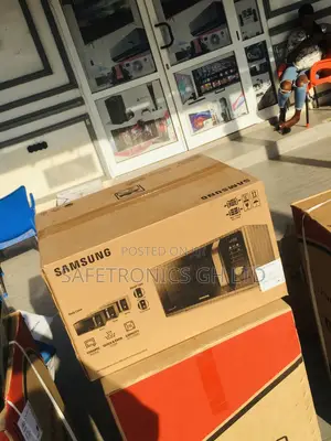 Electric Samsung 23 Liter Countertop Solo Microwave Black