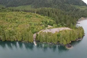 30 ACRES of Island Akosombo