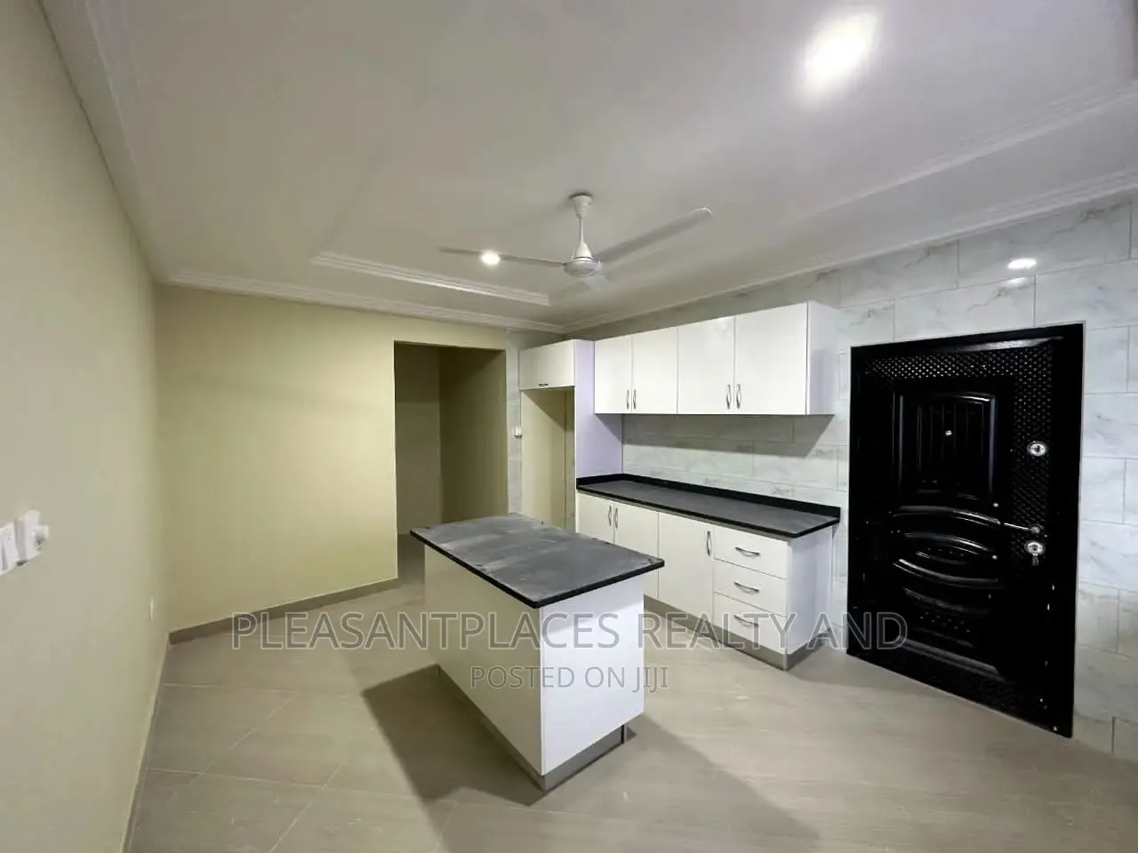 3bdrm House in Pleasantplaces, East Legon for sale