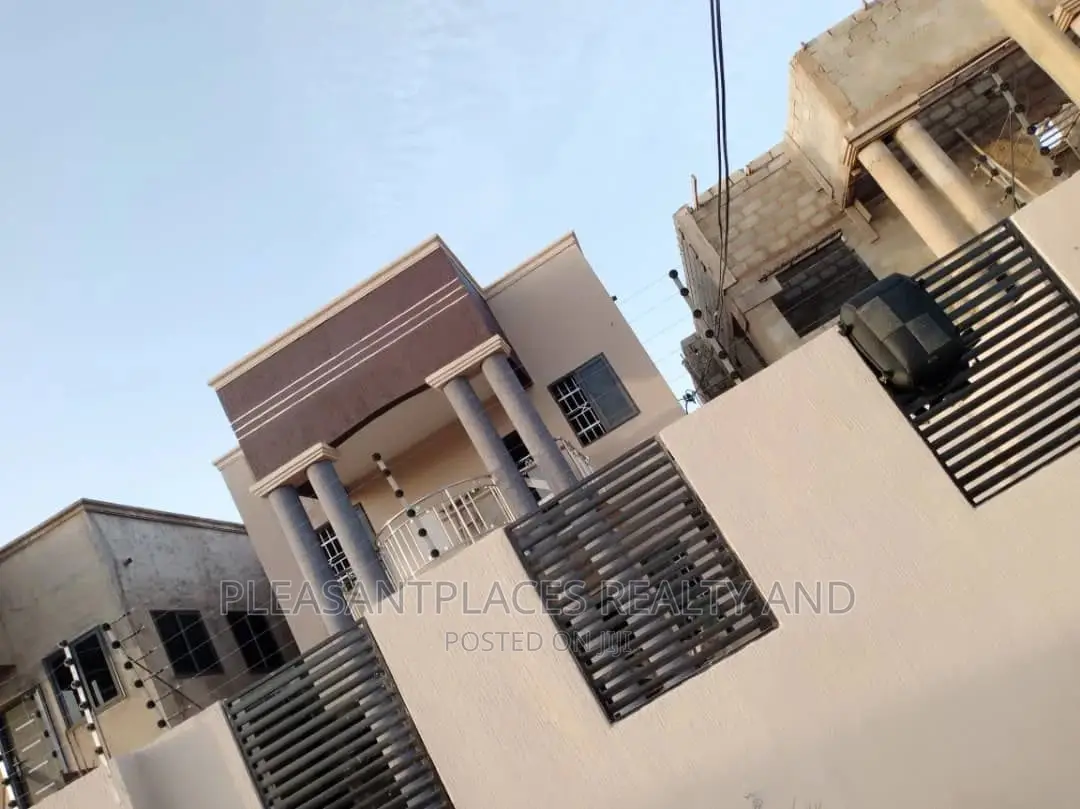 4bdrm Duplex in Pleasantplaces, Oyarifa for sale