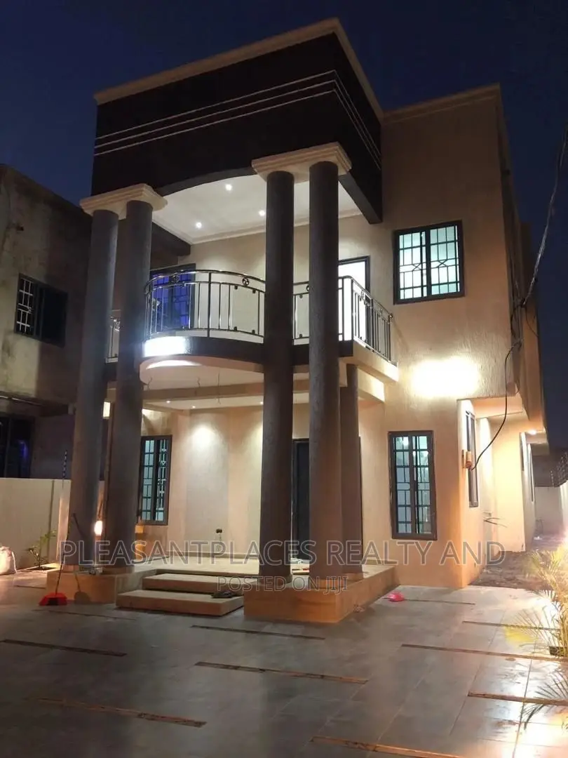 4bdrm Duplex in Pleasantplaces, Oyarifa for sale
