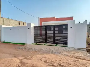 3bdrm House in Pleasantplaces, Lake Side Estate for sale