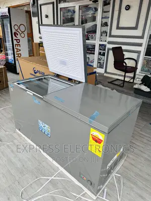 Durable Sleek Grey Chest Freezer Pearl PCF-610 516L —