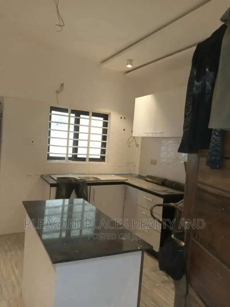3bdrm House in Pleasantplaces, New Legon for sale